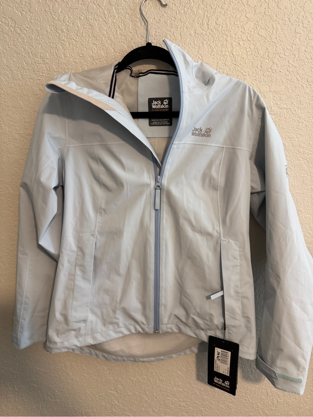NWT Jack Wolfskin Light Blue Waterproof Jacket
